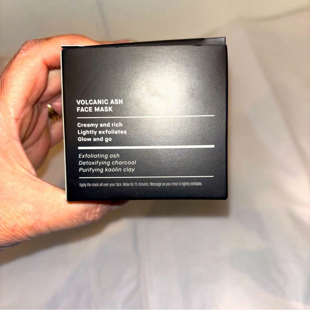 Crabtree & Evelyn Bali Volcanic Ash Face Mask - Picture 6 of 7